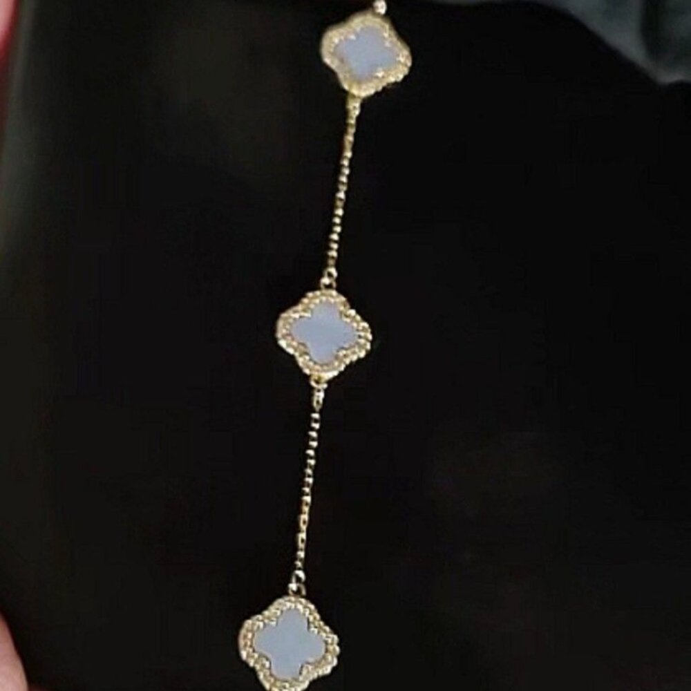 Hingham Jewelers Mother of Pearl Clover Station Bracelet